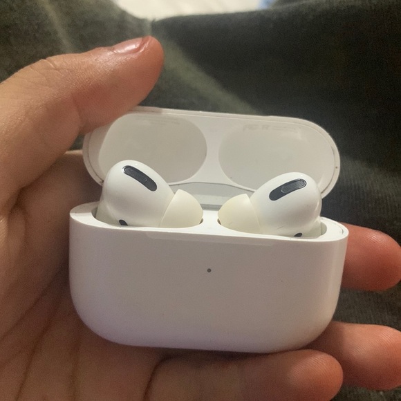 Airpods pro’s 2 Clean